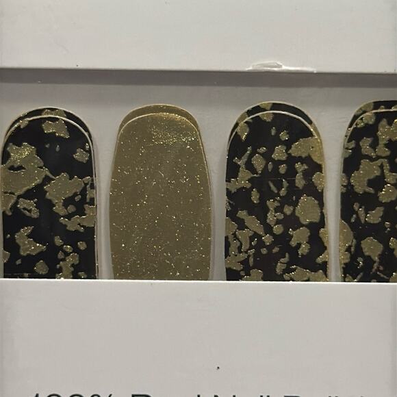 NWT Color Street "Don't Flake On Me" Gold Black Nail Strips - Picture 1 of 4